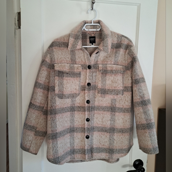 ONLY Shacket - Picture 2 of 7